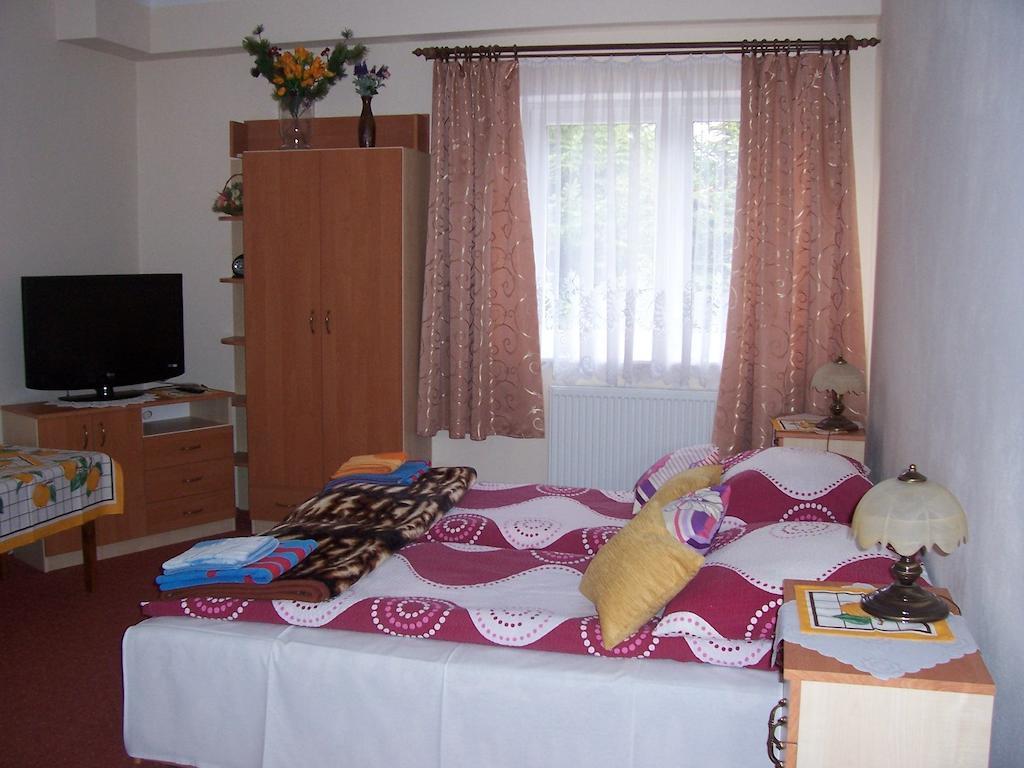 Gosciniec Nad Stawem Villa Szczytno  Room photo