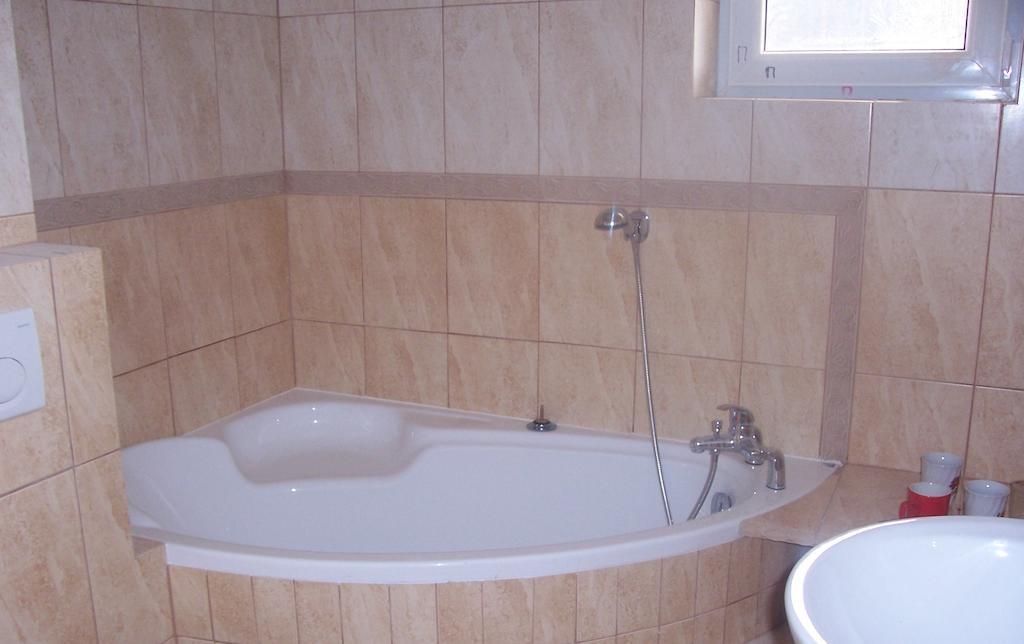 Gosciniec Nad Stawem Villa Szczytno  Room photo